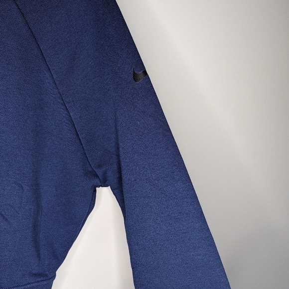 Embossed nike logo woman's cropped sweater size medium - Picture 5 of 8